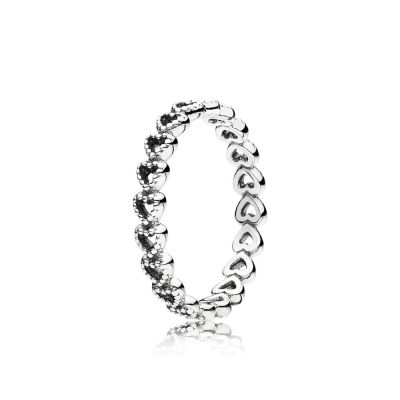 Pandora 190980 Ring Gereihte Herzen Sterling-Silber 