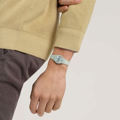 Swatch Armband-Uhr Serenity of Sage Analog Quarz Silikon-Band LG131